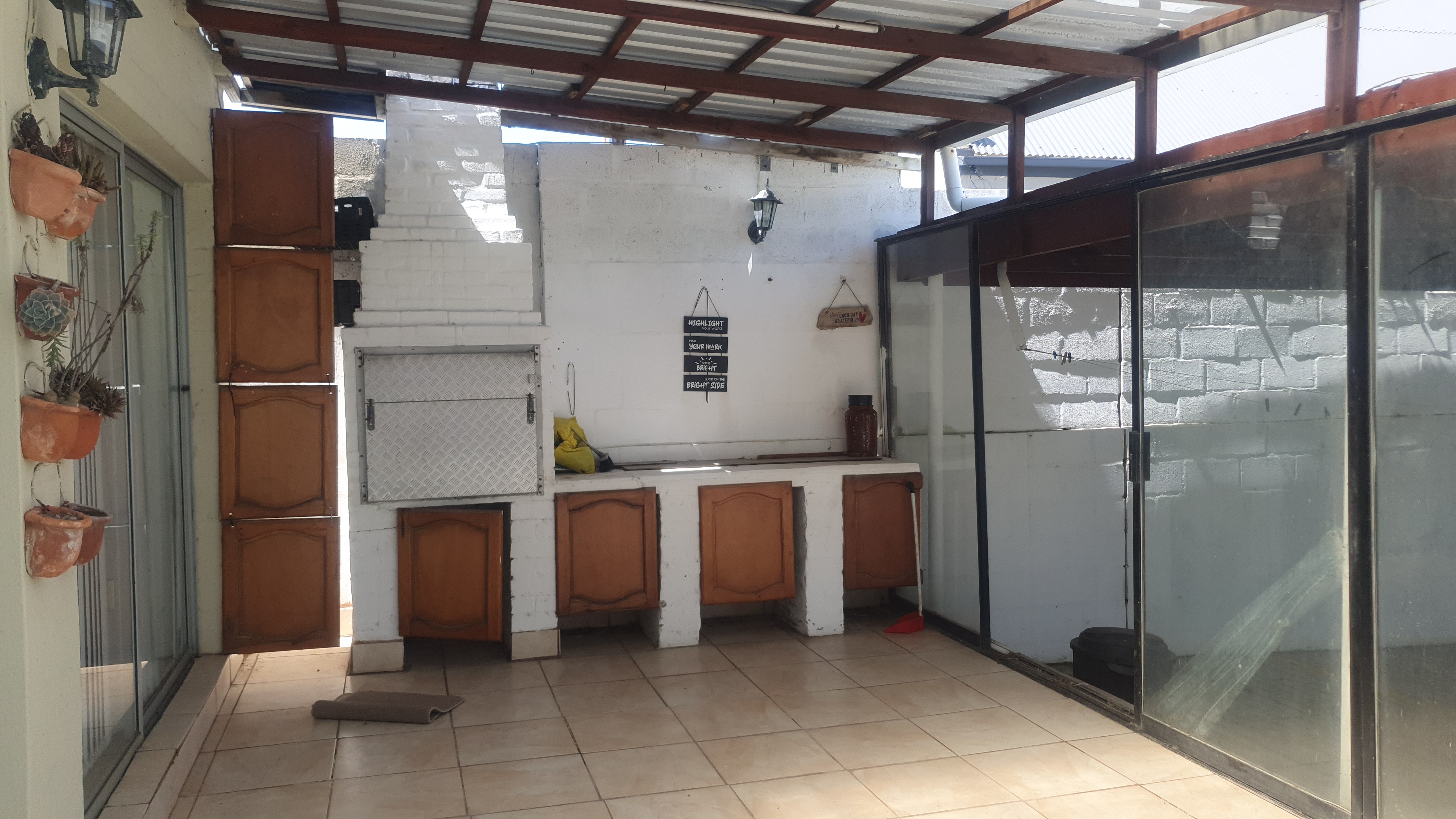 To Let 1 Bedroom Property for Rent in Vermont Western Cape